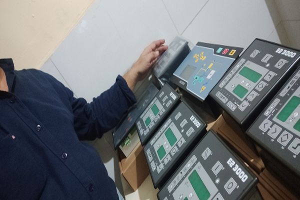 60Hz Screw Compressor controller, Feature : High Performance, Shocked Proof