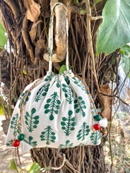 Green Wildflower Cotton Potli Handbag, for Advertising, Gift, Grocery, Pramotion, Shopping, Feature : Bio-Degradable