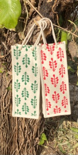 Polished Red Wildflower Bottle Bags, for Gifting, Size : 5x3, 7x4, 9x5