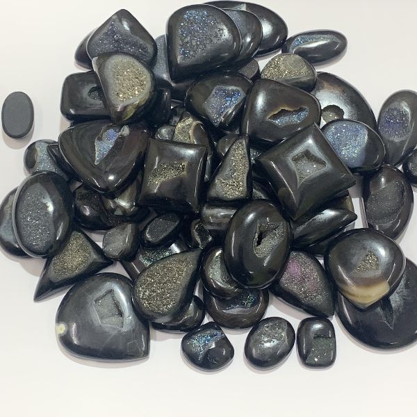 Polished Black Druzy Agate Stone, for Jewellery Making, Feature : Nice Cut