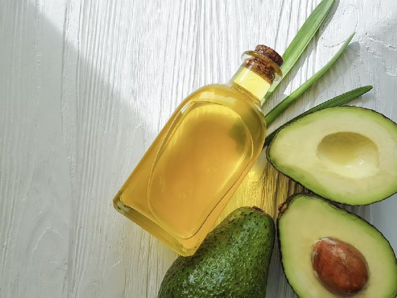 Blended Common Premium Quality Avocado Oil, for Cooking, Medicine, Cosmetics, Feature : Low Cholestrol