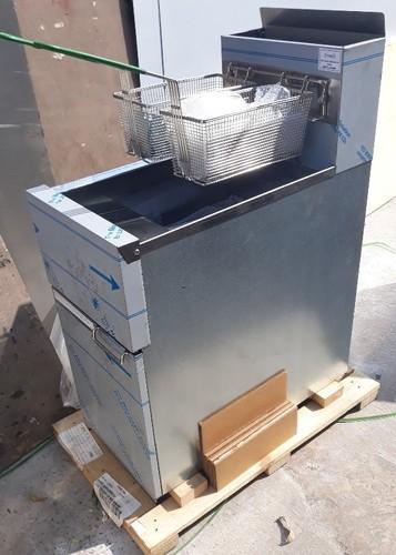 Stainless Steel Commercial Gas Fryers, Voltage : 220 V