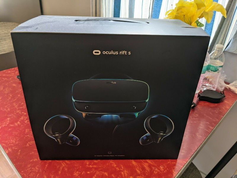 Oculus Rift S Virtual Reality PC Powered VR Gaming In Box