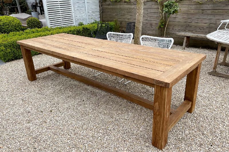 Polished Wood Outdoor Table, Feature : Attractive Designs, Corrosion Proof, Crack Resistance