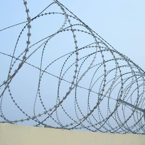 Galvanized Concertina Wire, for Construction, Fence Mesh, Length : 10-20mtr, 20-40mtr
