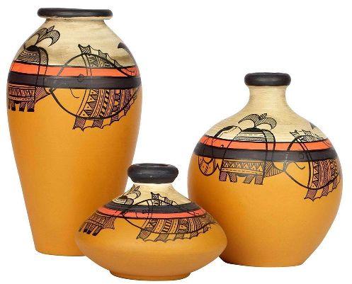 Return Gifts/ Festive Gifts Magnificent Hand-Painted Clay Home Decoration Pots set of 3