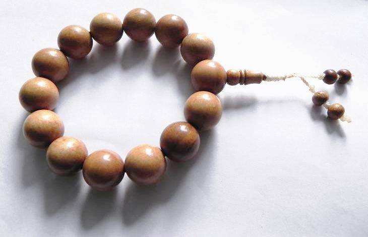Round sandalwood Religious Bead Bracelets, Color : natural brown color