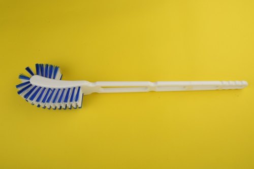V.I.P Polypropylene toilet brush, Size : 16 Inches (Length)