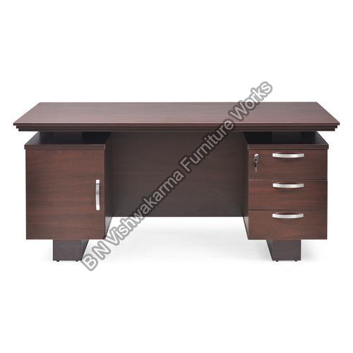 Polished Plain Wood Office Executive Table, Size : Standard