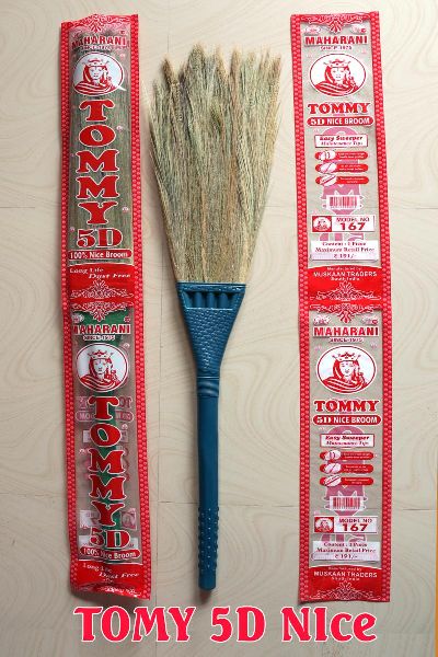 Tommy 5D Nice Grass Broom, for Cleaning, Pattern : Plain