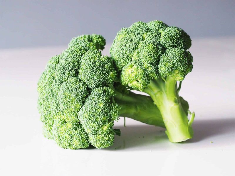 Natural Fresh Broccoli, Feature : Completer Freshness, Healthy To Eat, Non Harmful