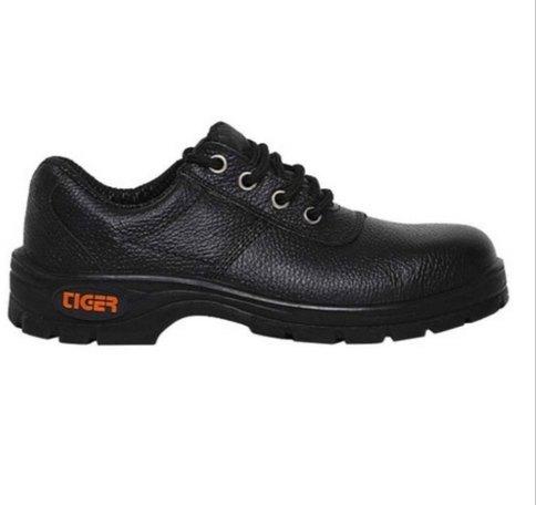 Leather Tiger Safety Shoes, for Industrial, Packaging Type : Box