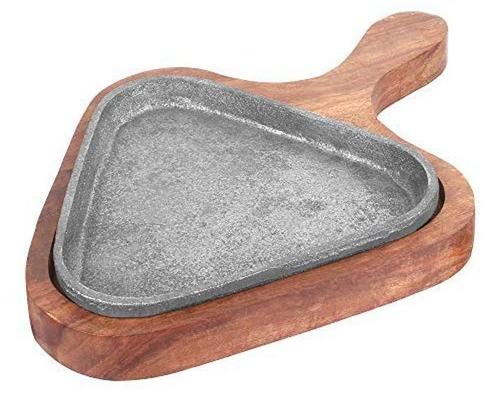Triangle Sizzler Plate, for Restaurant, Size : 33.6 x 22.71 x 4.39 cm