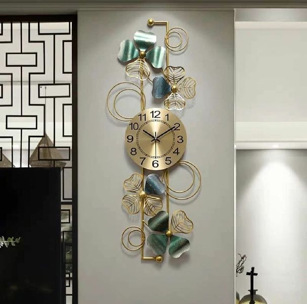 Multicolor Vertical Clover Iron Wall Clock