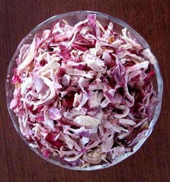 Dehydrated and Spray Dried Onion Flakes(Red)
