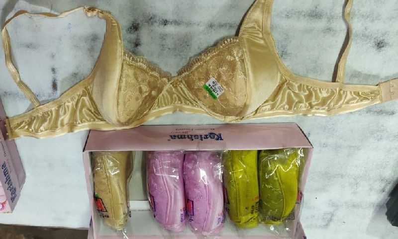Satin Bra, Size : Multisize, Feature : Anti-Wrinkle, Comfortable,  Stretchable, Comfortable at Rs 40 / Piece in Delhi