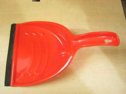 Plastic Dusty Dust Pan, Color : red