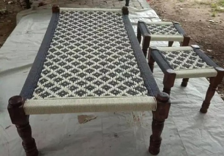 Wooden Charpai With Charpai Stool, for Home, Hotel, Restaurant, Showroom, Parlour, Pattern : Printed