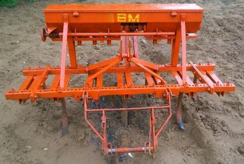 Hydraulic Manual Tractor Seed Drill, Feature : Durable, Immaculate Finish, Robust Design