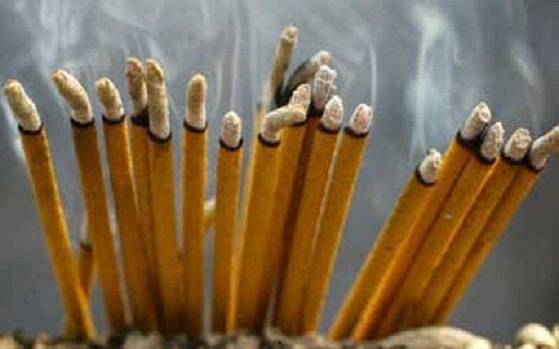 Aroma Incense Sticks, for Aromatic, Religious, Temples, Therapeutic, Packaging Type : Plastic Packet