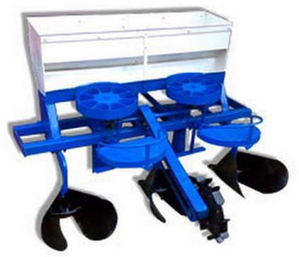 Chetak Mild Steel Three Furrow Potato Planter, for Agriculture, Color : Blue