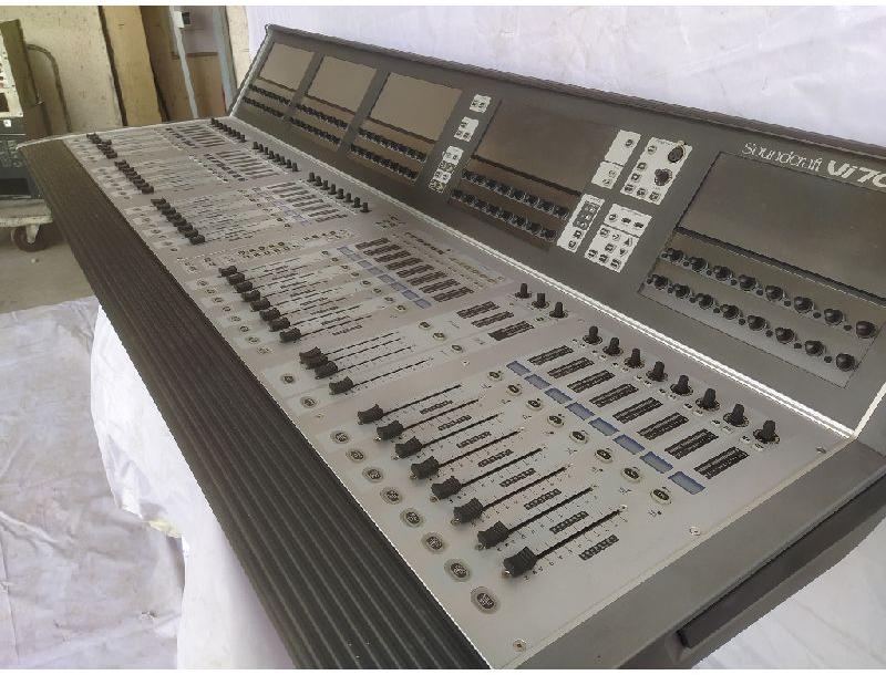 Soundcraft 128-Channel Digital Mixing Console Control Surface