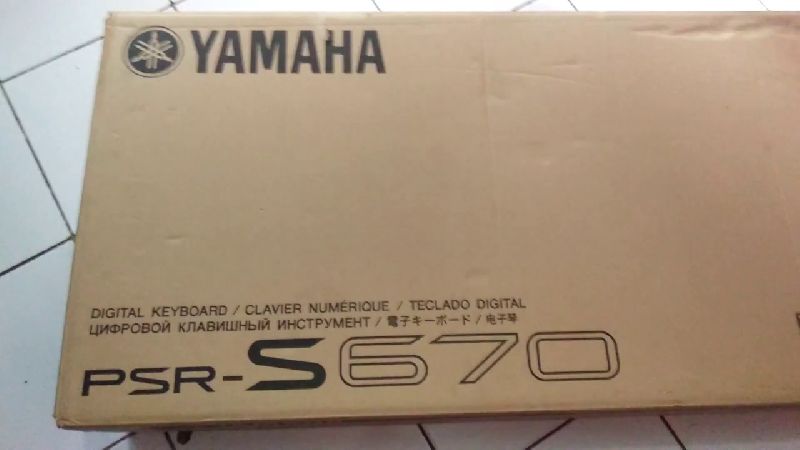 Yamaha PSR-S670 Digital Keyboard