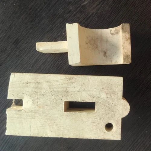 Cubical Ceramic Holding Bricks, Size (Inches) : 6 Inch x3 Inch