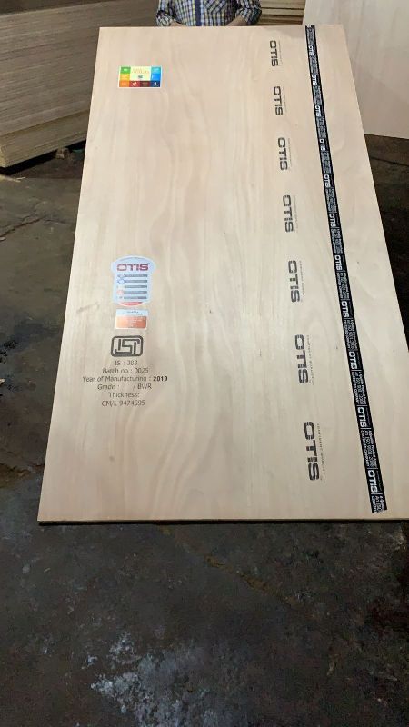 Paramount laminated plywood, Grade : Hardwood