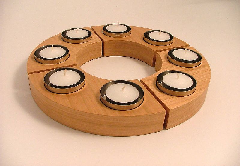 Polished Wooden Round Candle Holder, Technique : Machine Made