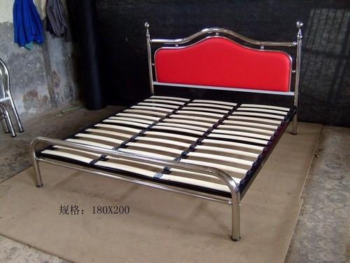 Polished Designer Stainless Steel Bed, for Commercial Use, Home Use, Hotel Use, Feature : Durable