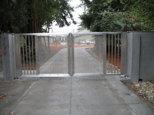 Polished Residential Stainless Steel Gate, Size : 2x6ft, 3x6.5ft, 4x6ft, 8x10ft