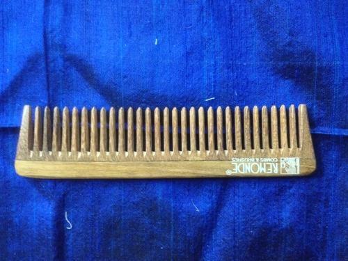 Remonde Brown Hair Wooden Comb