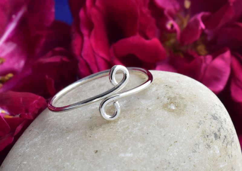 Adjustable Curly Handmade Swirl Ring, Occasion : Party Wear, Wedding Wear