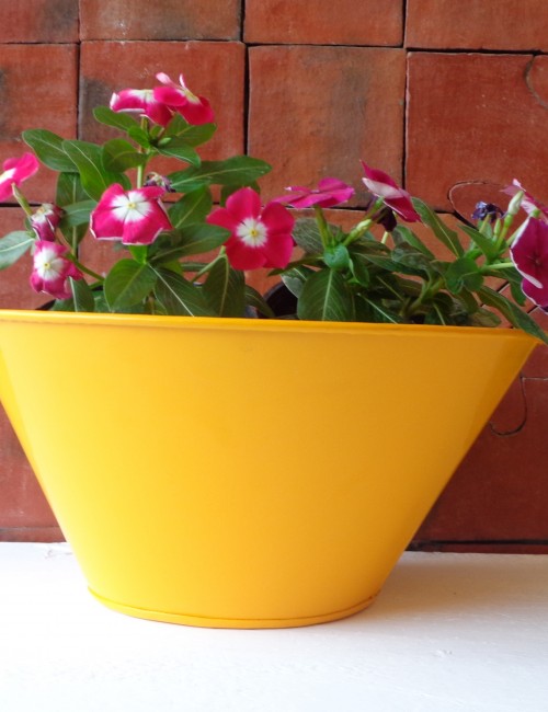TABLE TOP ROUND PLANTER, Color : Red, Yellow