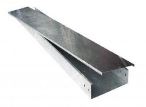 Rectangular Polished GI Raceway with Cover, for Construction, Length : 2.5 Mm