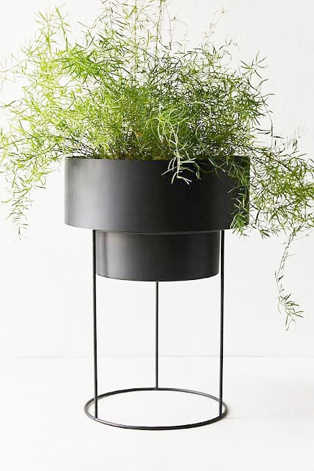 Metal Planter pot with stand