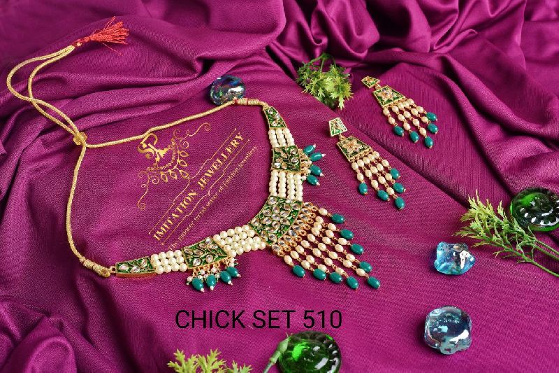 510 Chick Necklace Set