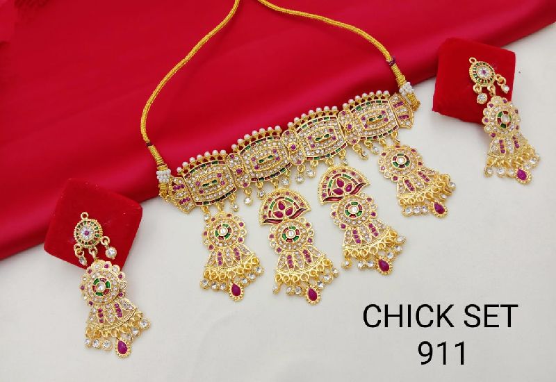 911 Chick Necklace Set
