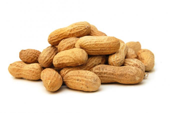 Organic Shelled Groundnuts, Color : Light Brown