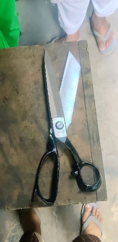 Polished Iron Scissor, for Personal, Feature : Corrosion Proof, Sharp Edge