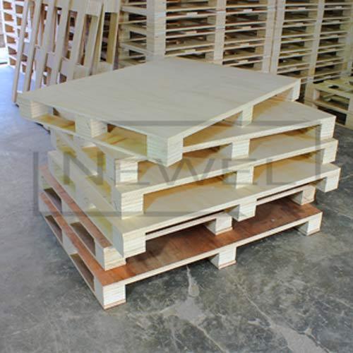 Plywood pallets, Entry Type : 2-way or 4-way 