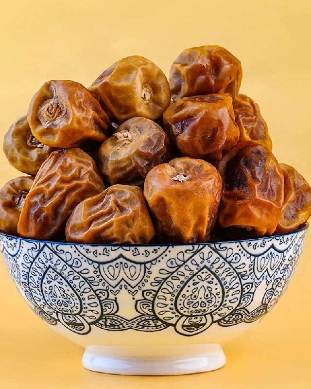 Sukkari Dates with Almond, Grade : Food Grade