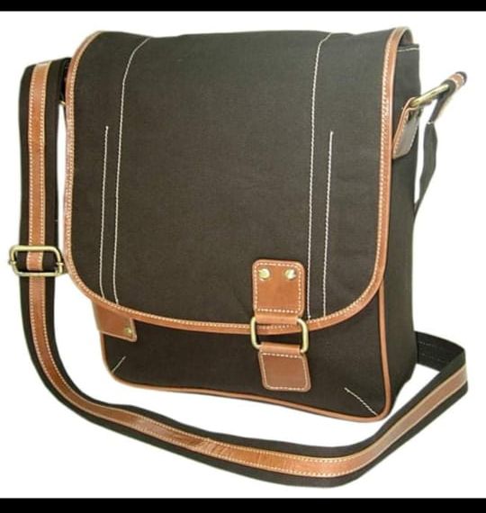 Plain Leather Crossbody Bags, Size : Standard