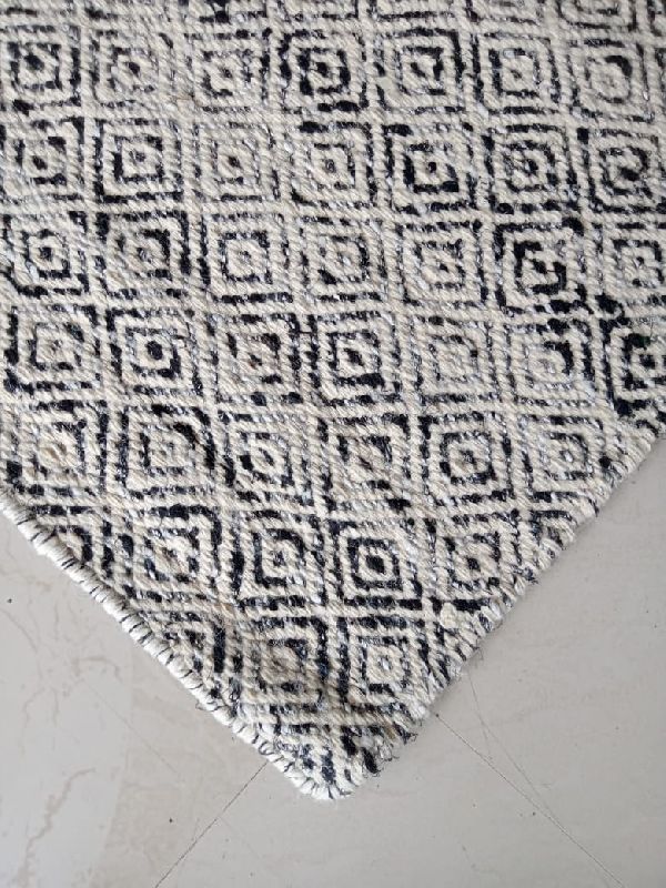 VER-014 Woven Rug