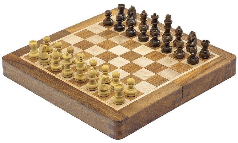 Wooden Polished Travel chess sets, for Playing, Feature : Easy To Carry, Fine Finishing, Foldable