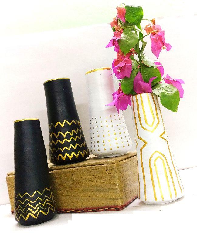 Handcurving Clay Vases set manufacturer Wholesaler, for Restaurant Decor, Hotel Decor, Home Decor