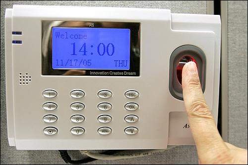 Biometric Attendance Machine, Operating Temperature : -20 to +80 Degree Celcius