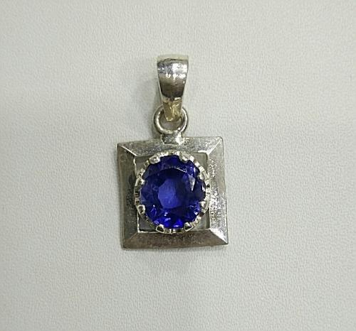 Polished Plain Silver Sapphire Pendant, Purity : 3 To 15 Carat