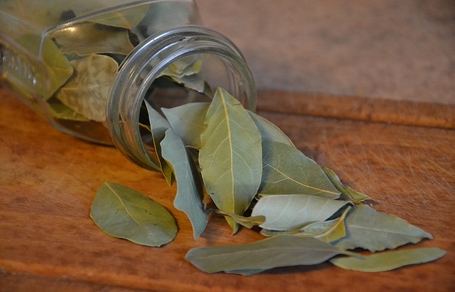 Organic Dried Bay Leaves